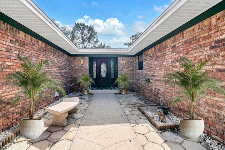 Property Photo: 32 Walnut Avenue FL 32579