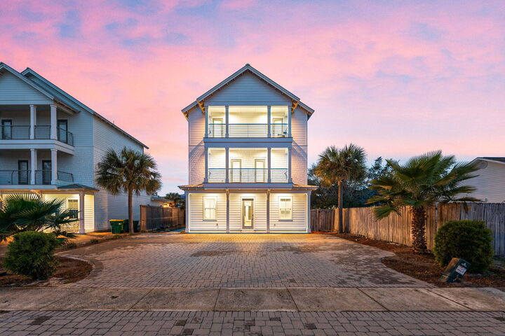 Property Photo:  106 Shirah Street  FL 32541 