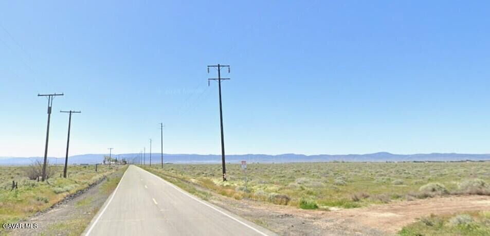 Property Photo:  7000 W Avenue C  CA 93536 