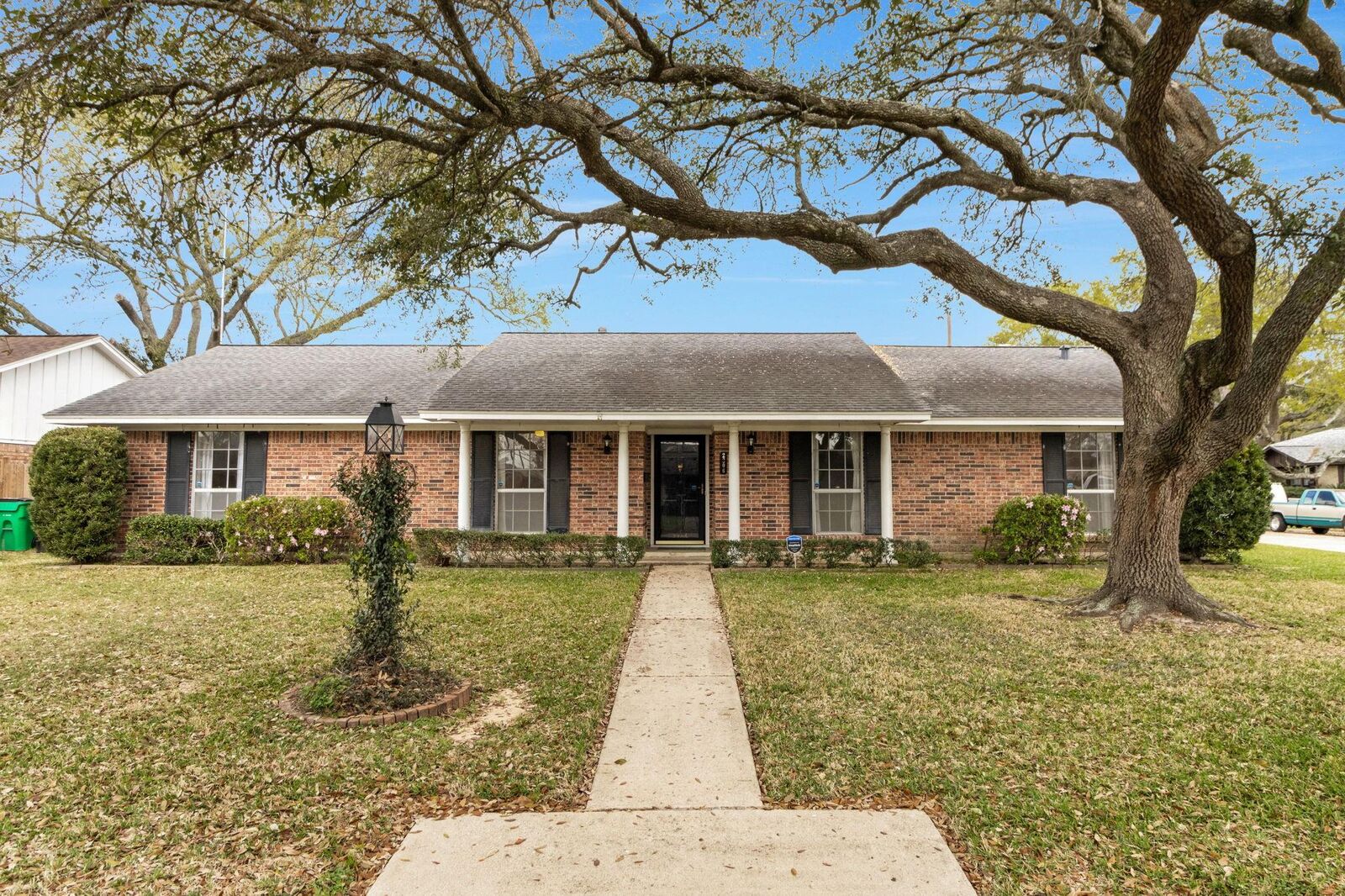 Property Photo:  2206 Cedar Creek Drive  TX 77520 