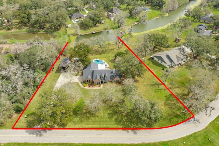 Property Photo:  2403 Whitetail Lane  TX 77566 