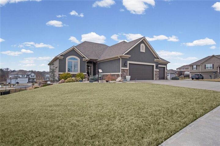 Property Photo: 4600 Greystone Drive MO 64505