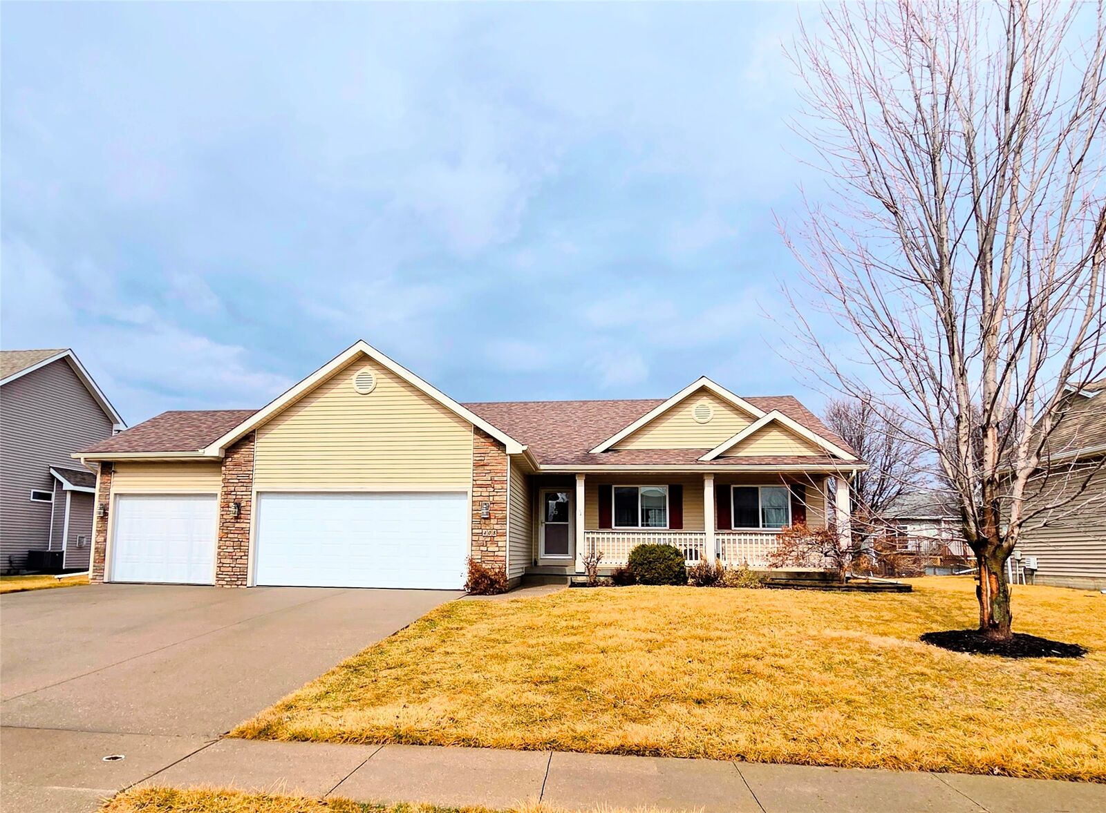 Property Photo:  408 SW 30th Street  IA 50023 