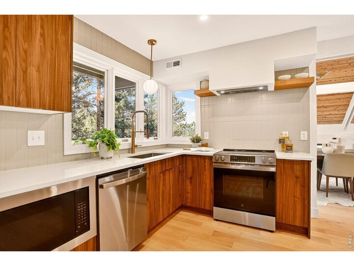 Property Photo:  1138 Timber Ln  CO 80304 