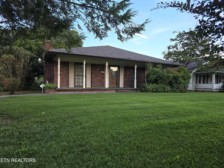 Property Photo:  1203 Winchester Ave  KY 40965 