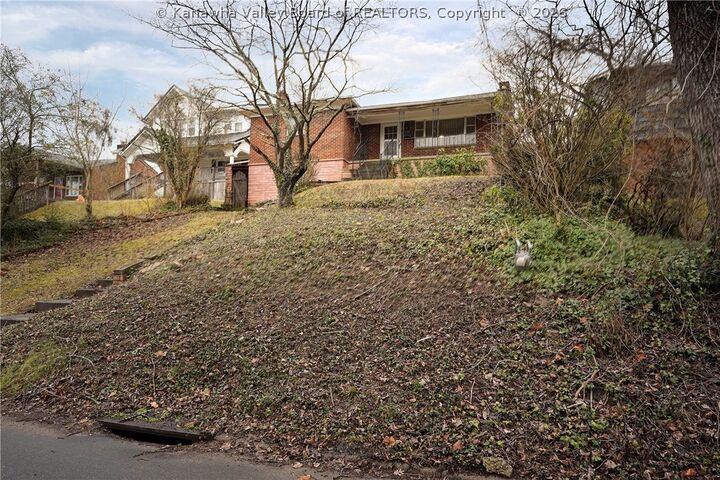 Property Photo:  934 Park Street  WV 25177 