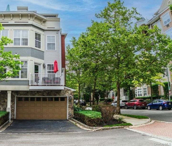 Property Photo:  2 Leeward Drive  NY 10927 