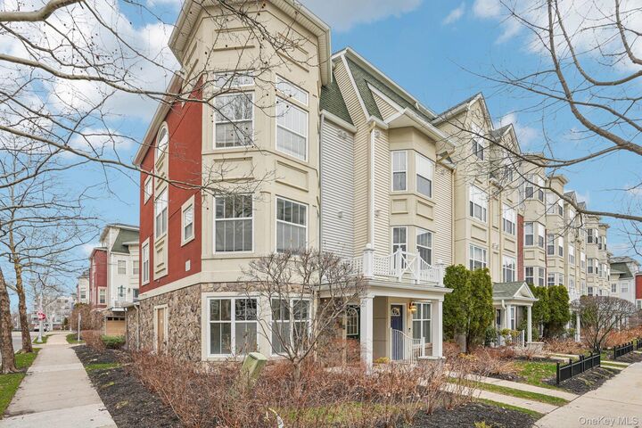 Property Photo:  2 Leeward Drive  NY 10927 