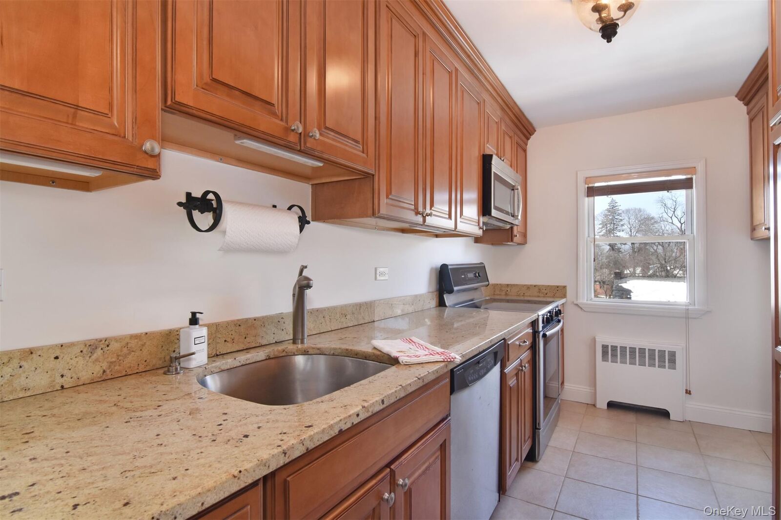 Property Photo:  140 N Broadway R-4  NY 10533 