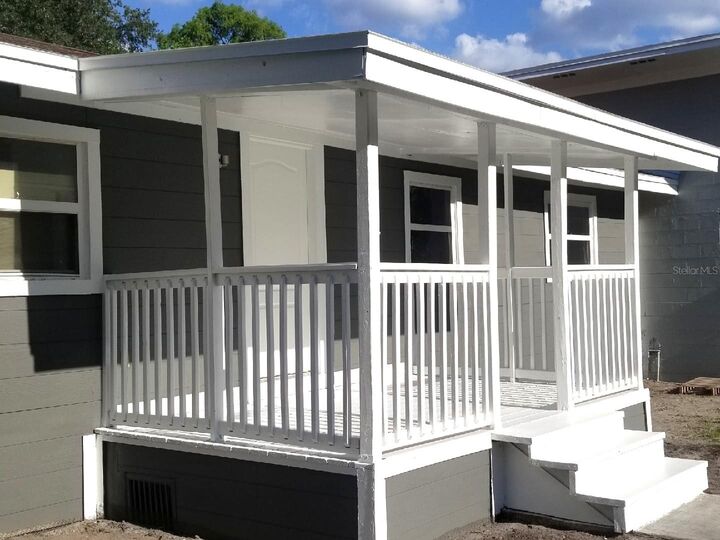 Property Photo: 721 Foster Avenue FL 34787