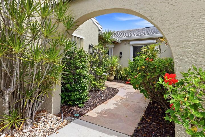 Property Photo:  2521 W Marion Avenue 311  FL 33950 