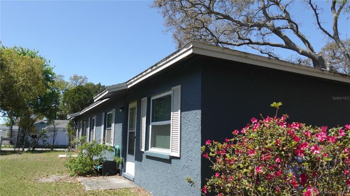 Property Photo:  10405 N Jasmine Avenue  FL 33612 