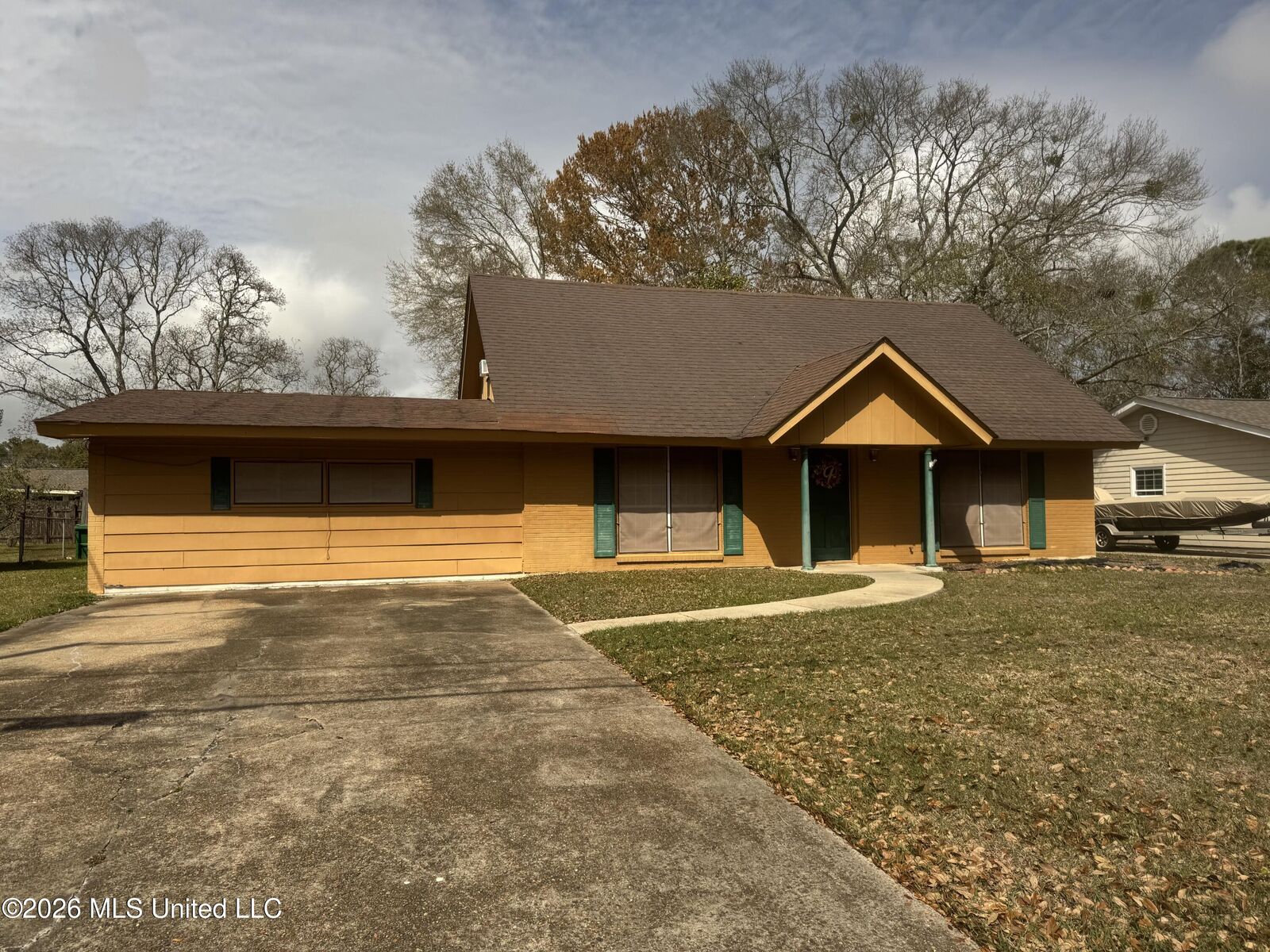 Property Photo:  2707 Montclair Avenue  MS 39567 