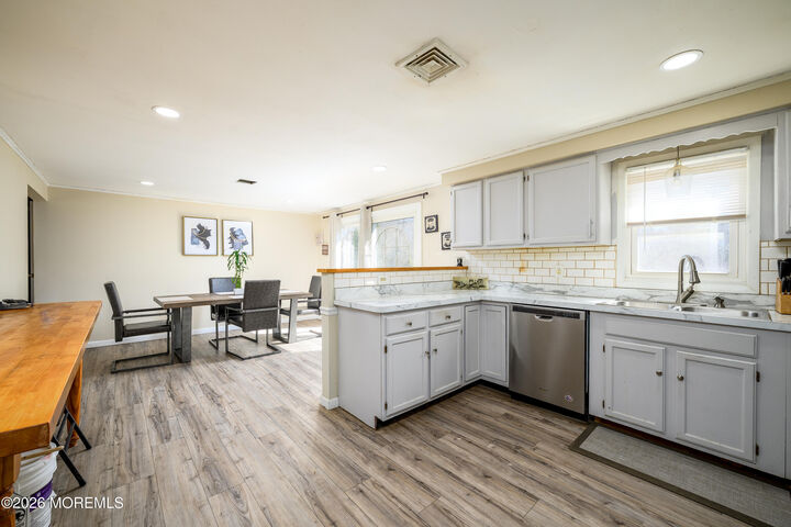 Property Photo:  570 Eltone Road  NJ 08527 