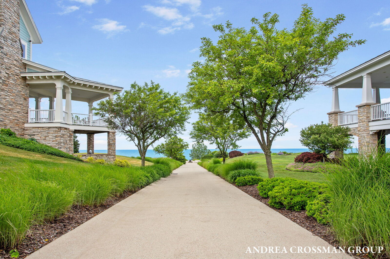 Property Photo:  684 Waters Edge Drive  MI 49090 