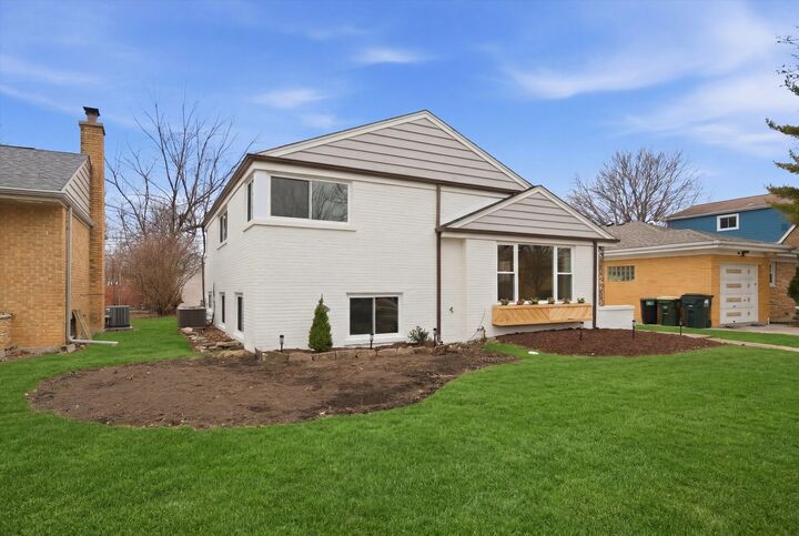 Property Photo:  3829 W Chase Avenue  IL 60712 