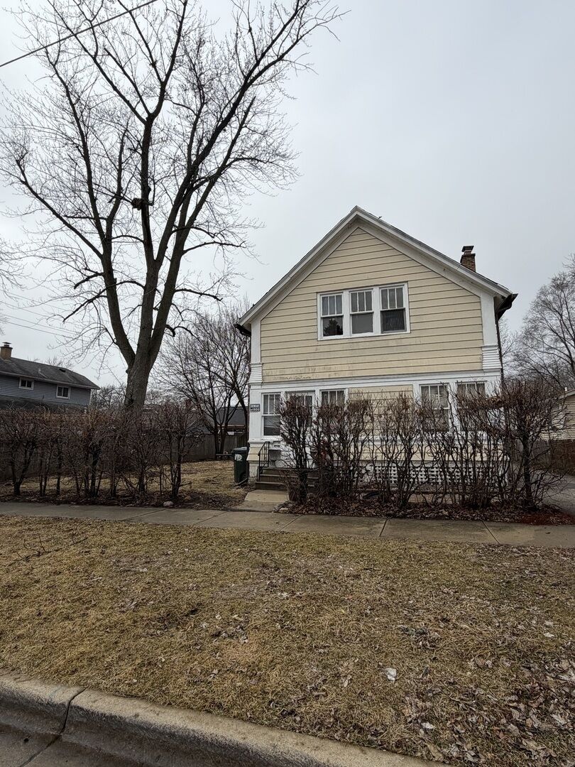 Property Photo:  743 Bangs Street  IL 60505 