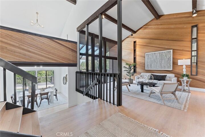 Property Photo: 543 E Mariposa CA 92373