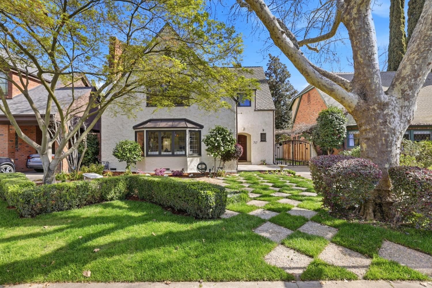 Property Photo:  717 33rd Street  CA 95816 