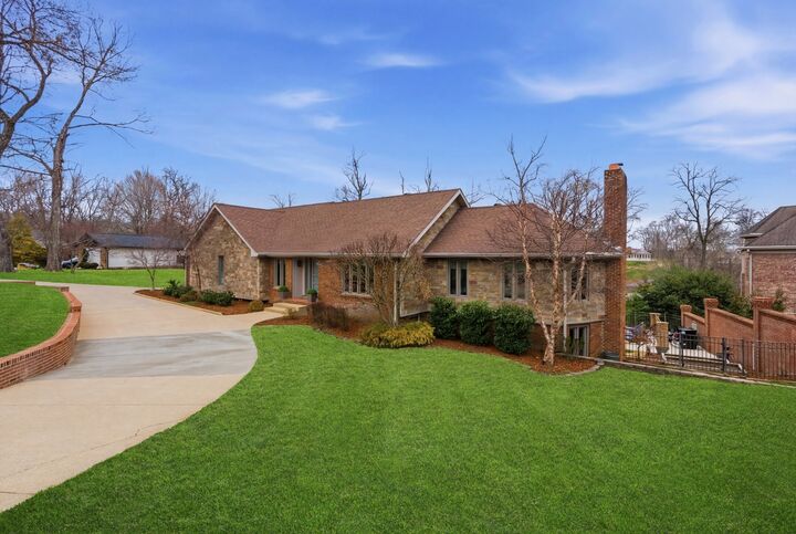 Property Photo: 123 Valley Brook Dr TN 37075