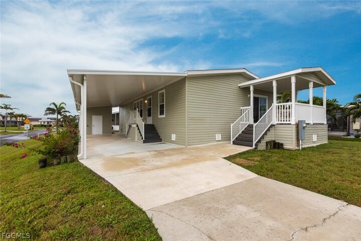 Property Photo:  4350 Deltona Drive  FL 33950 