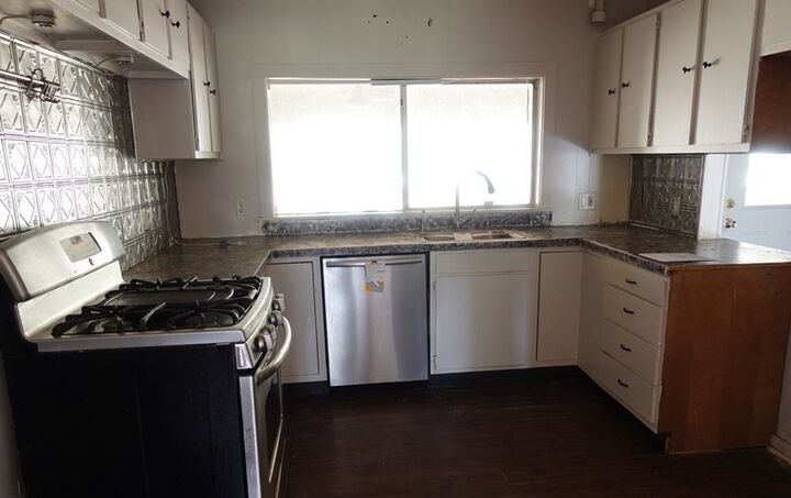 Property Photo:  1204 Jordan Avenue  TX 75904 