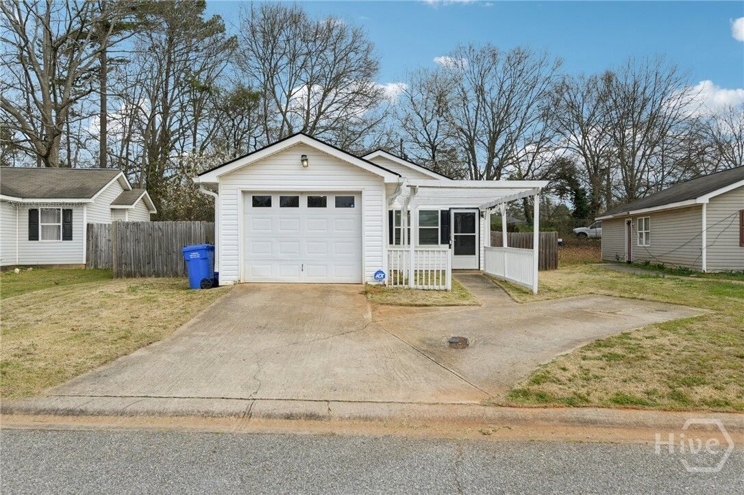 Property Photo: 269 Buckingham Court GA 30607