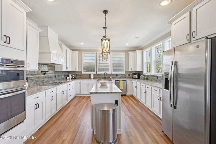 Property Photo:  235 Cokesbury Court  FL 32043 