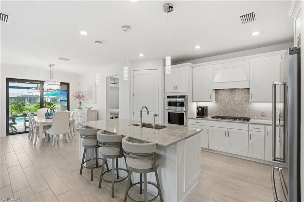Property Photo:  1909 Fresno Ave  FL 34120 