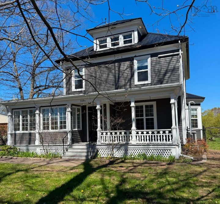 1484 Bridge Street — photo 1
