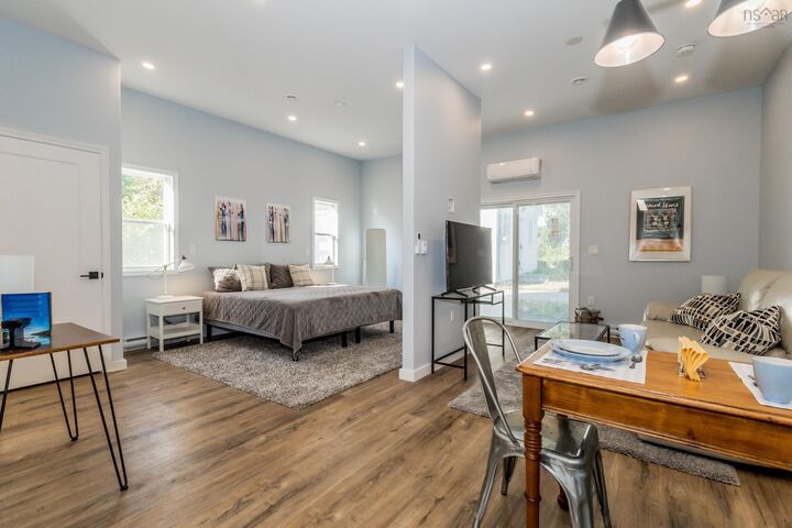 17 McKenna Street — photo 1
