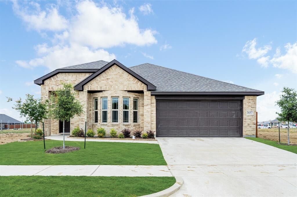 Property Photo:  3657 Jordan Way  TX 75142 