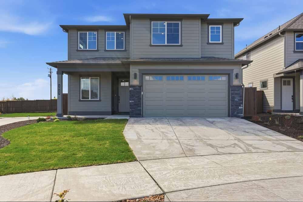 Property Photo: 3923 NE Oakside Lp OR 97701