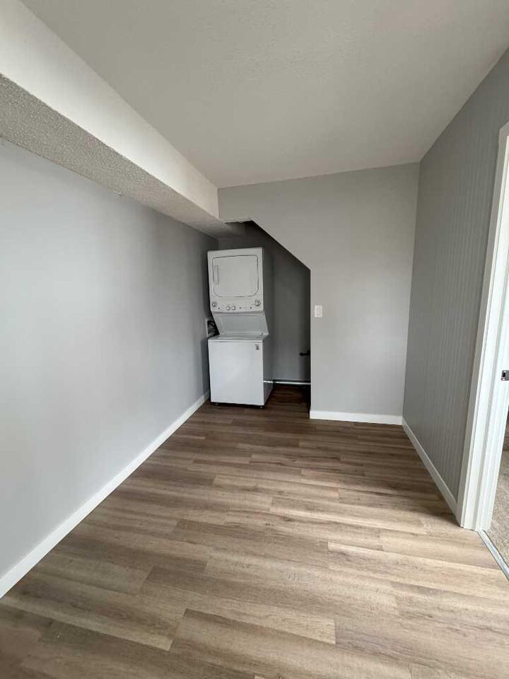 Property Photo: 10021 106 Avenue AB T8V 1J6