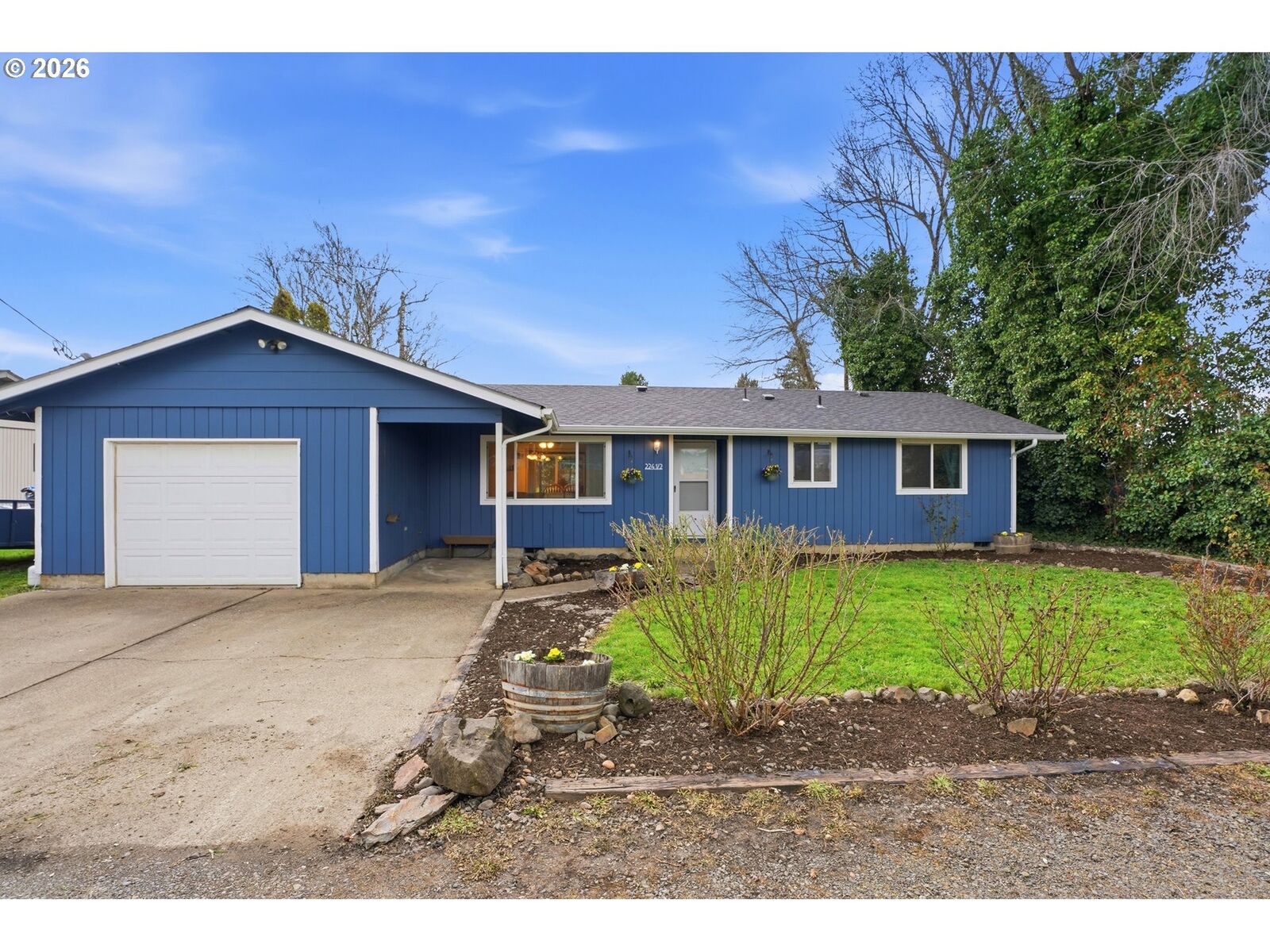 Property Photo:  224 6th St  OR 97114 