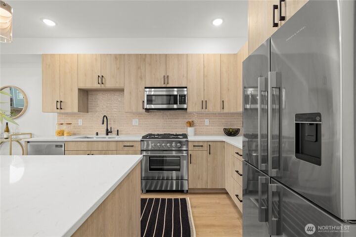 Property Photo:  6546 C  Latona Avenue NE  WA 98115 