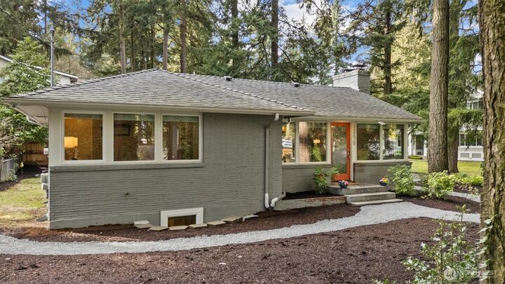 Property Photo:  12629  10th Avenue NE  WA 98125 