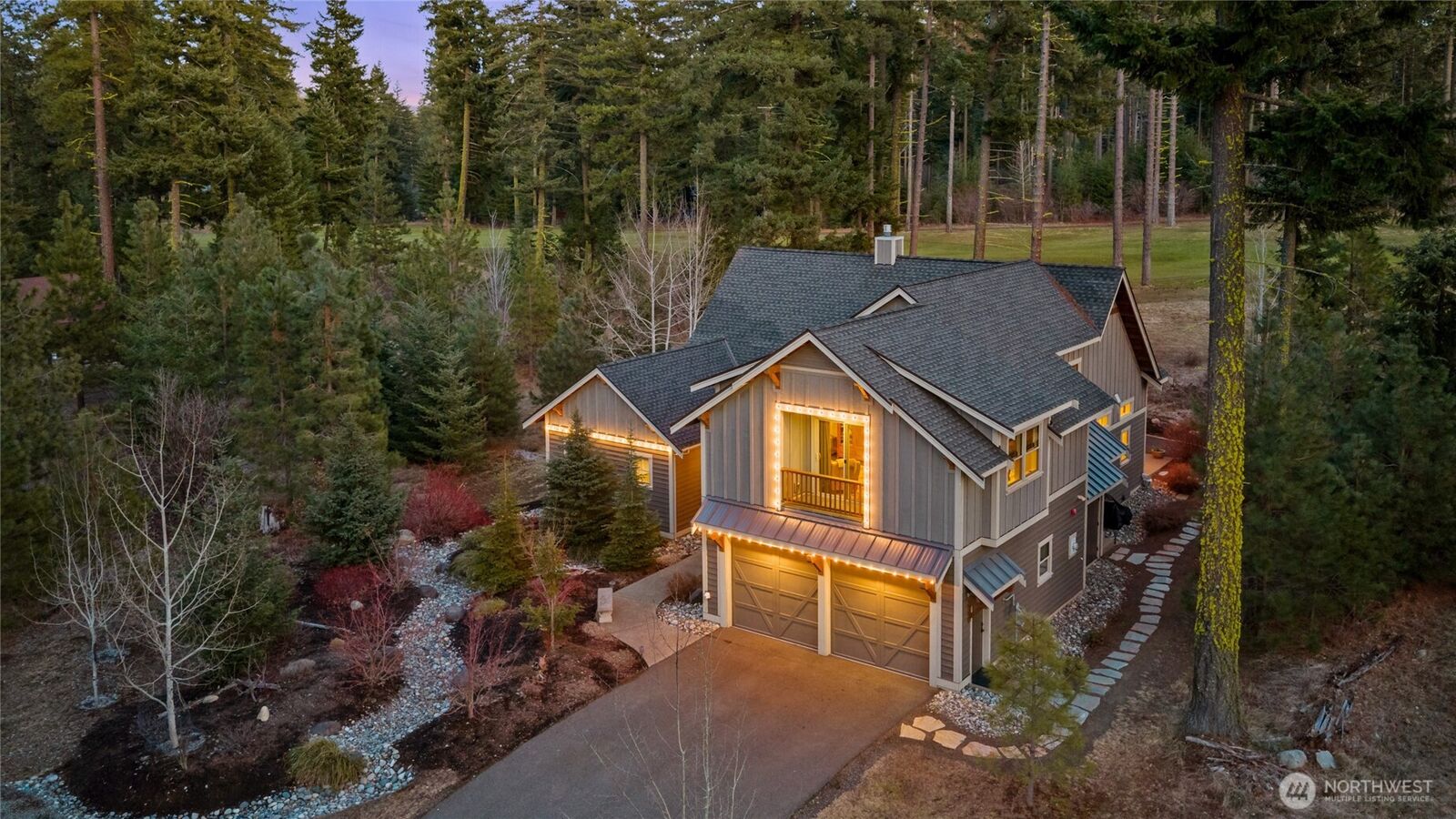Property Photo:  330  Maple Leaf Loop  WA 98922 