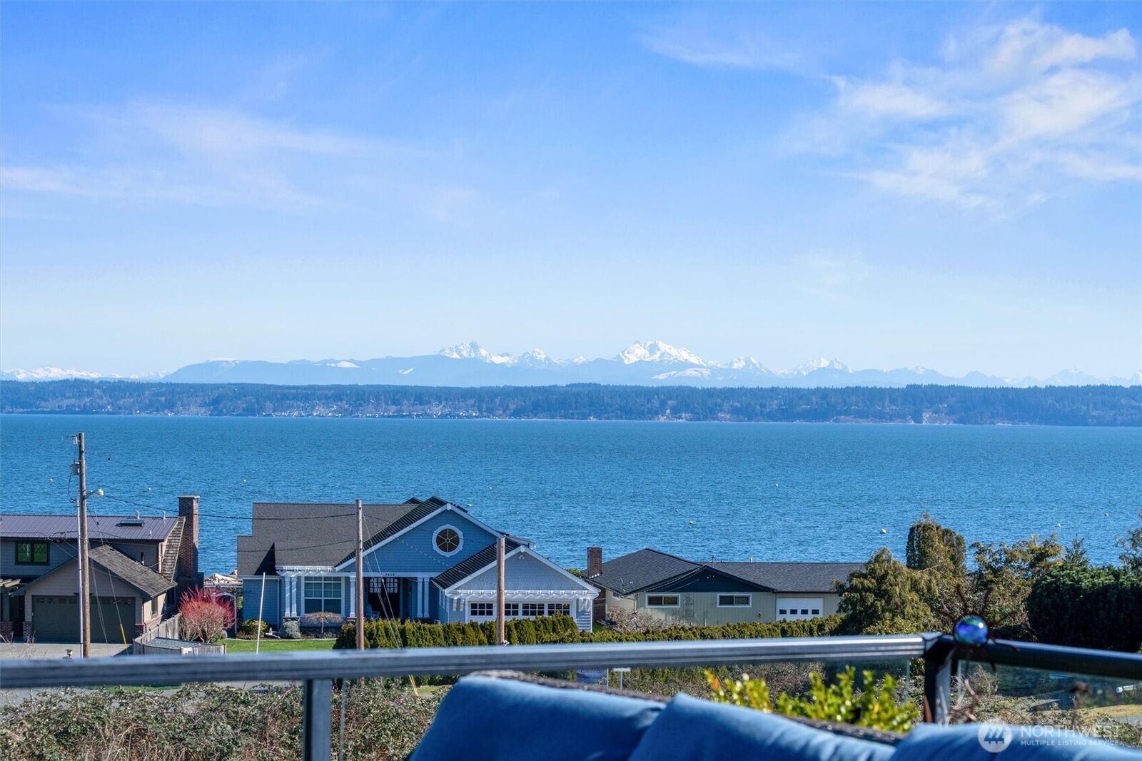 Property Photo: 1433 Country Club Drive WA 98282