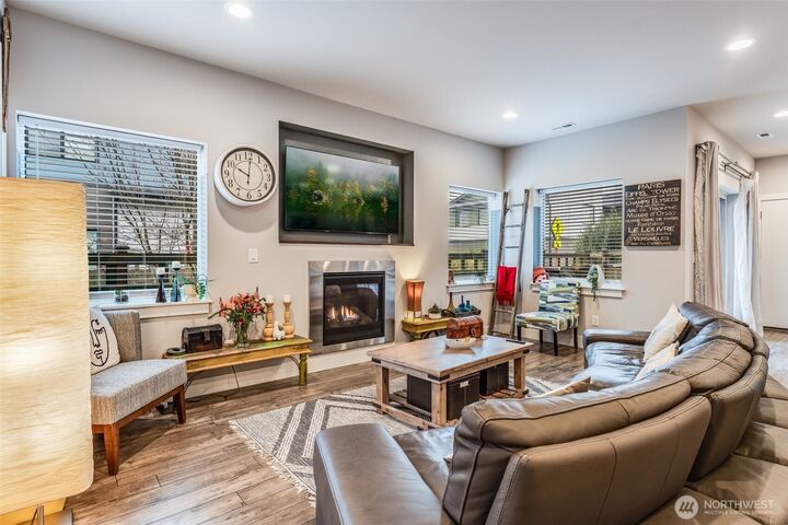 Property Photo:  32819  Madrona Avenue SE  WA 98010 