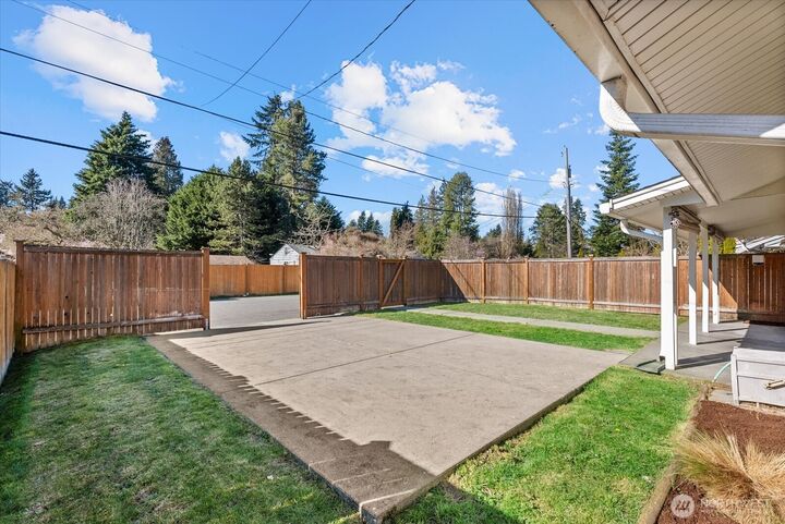 Property Photo:  17004  11th Avenue NE  WA 98155 
