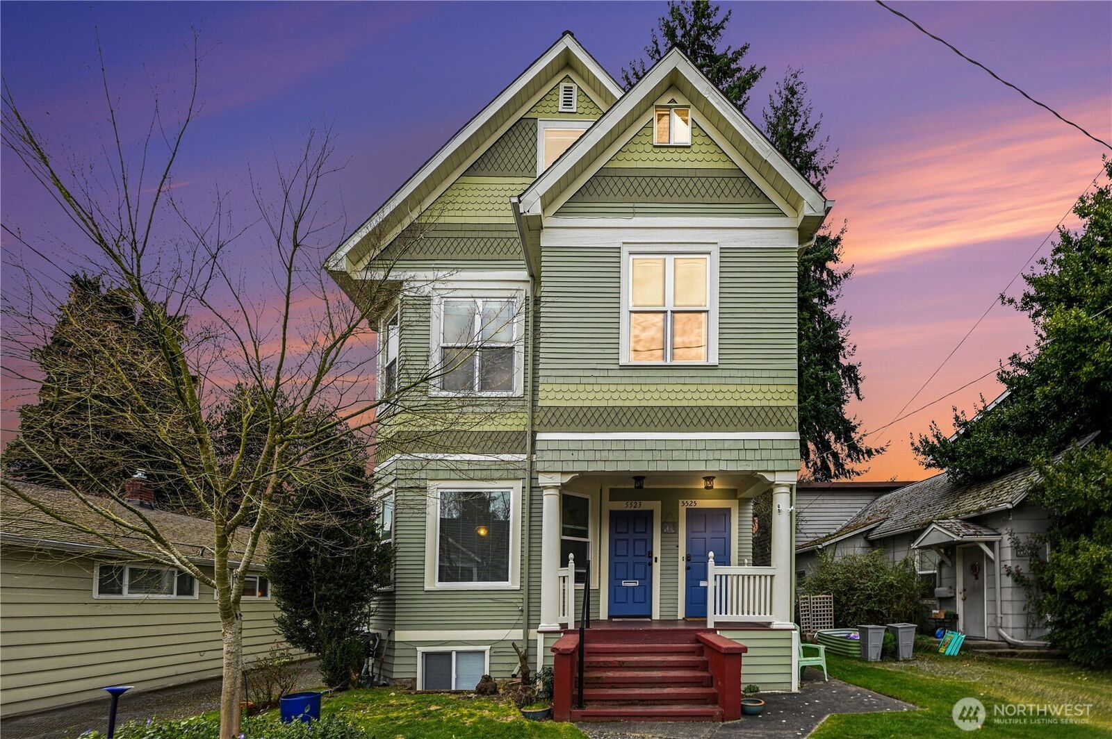 Property Photo: 5525 Woodlawn Avenue N WA 98103