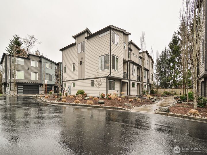 Property Photo:  14913  48th Avenue W K2  WA 98026 