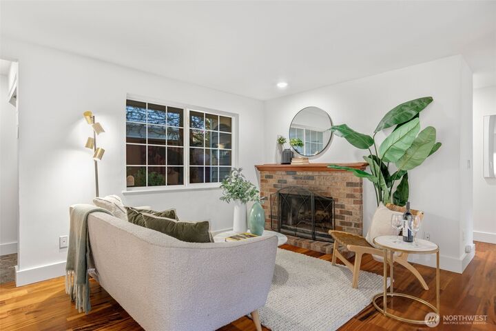 Property Photo:  633 NW 85th Street 101  WA 98117 