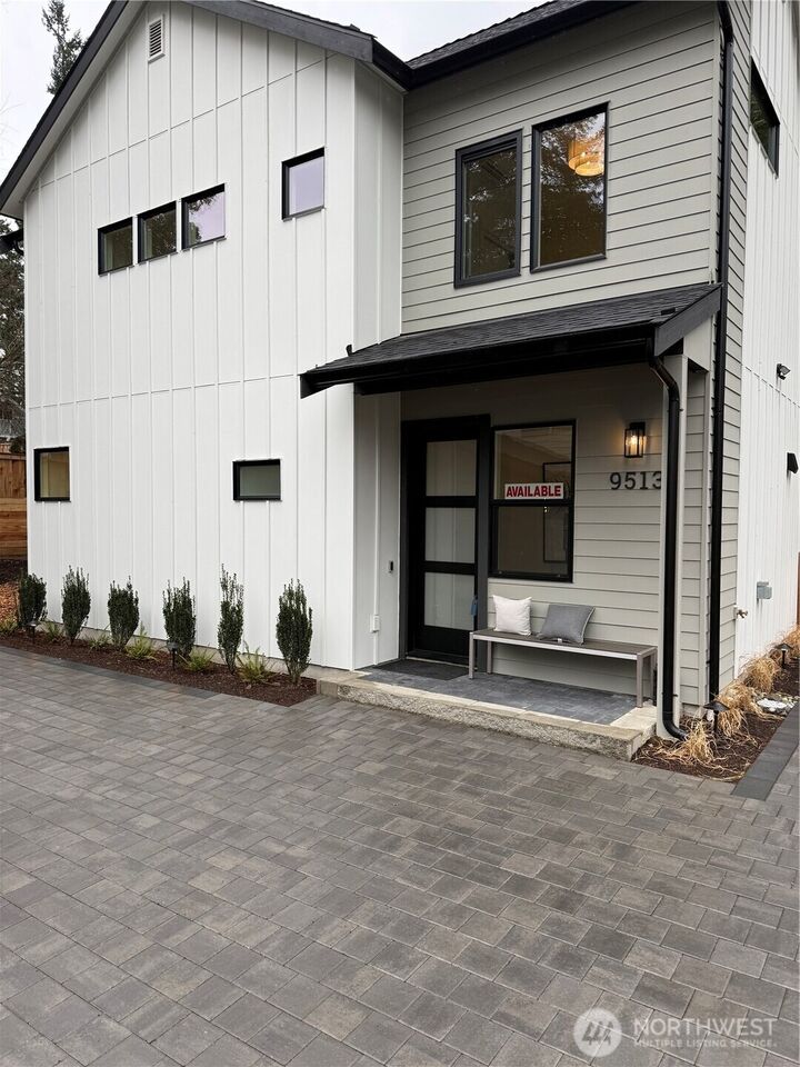 Property Photo:  9513  132nd Avenue NE  WA 98033 