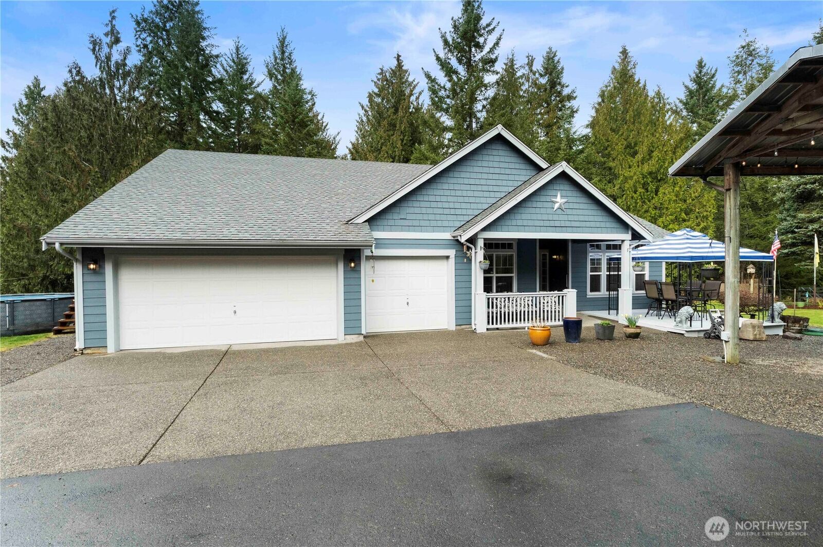 Property Photo:  15918  256th Avenue E  WA 98321 
