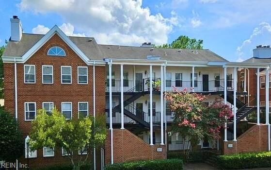 Property Photo: 203 Westover Ave 201 VA 23507