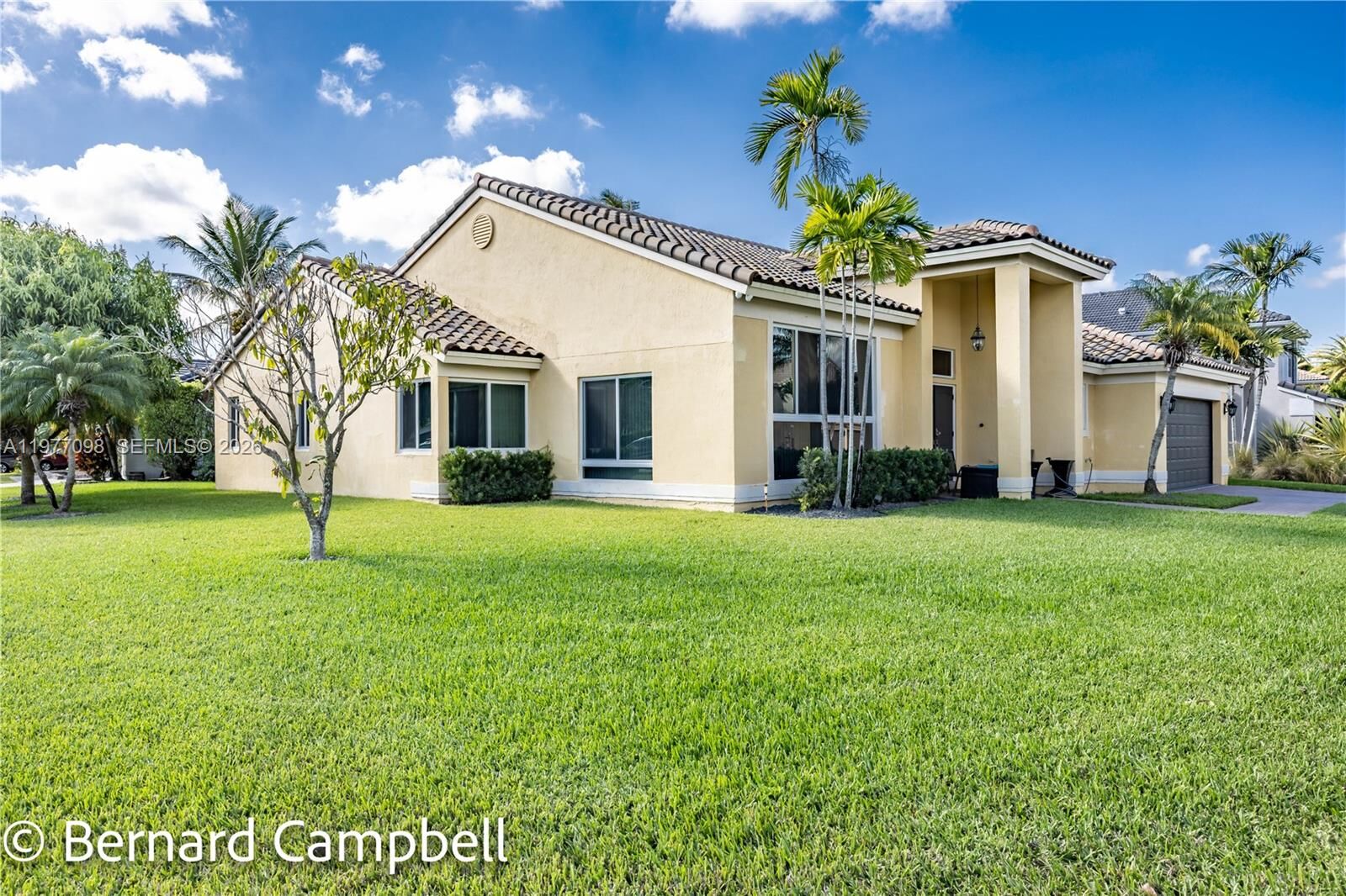 Property Photo: 1210 NW 193rd Ave FL 33029