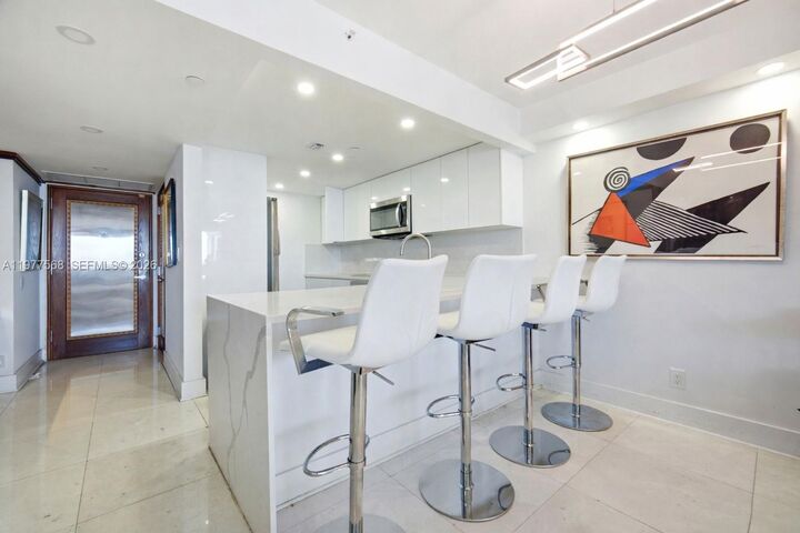 Property Photo:  1717 N Bayshore Dr A-3354  FL 33132 