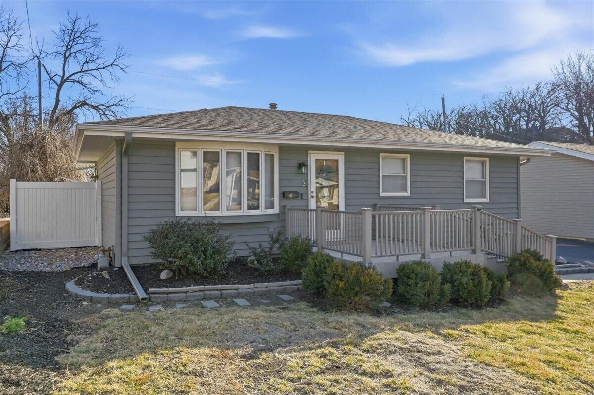 Property Photo:  319 Steven  Circle  IA 51503 